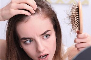 ریزش مو با انتهای سفید