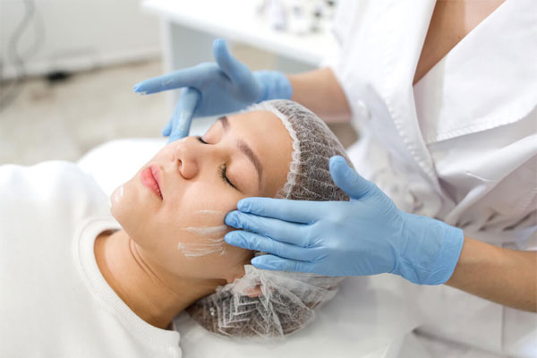ویژگی‌های کلیدی بهترین متخصص پوست