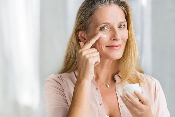 چگونه بهترین کرم ضد چروک خارجی را برای خود انتخاب کنیم