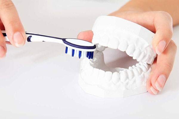 هر چند بار در روز باید مسواک بزنیم؟